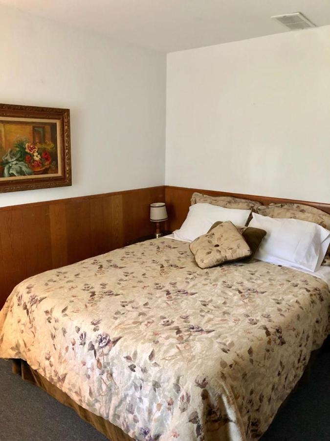 Rota Lodge Aka Latvian American Disable Veterans Center Rota Elka Park エクステリア 写真